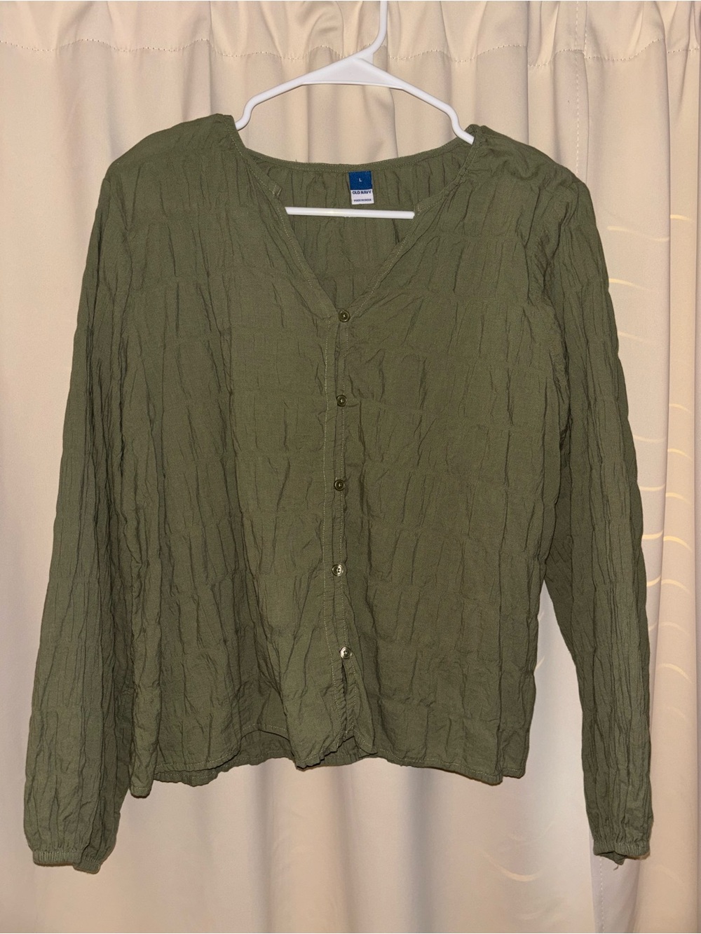 Womenโs Large Olive Green Button-Front Crinkle Blouse